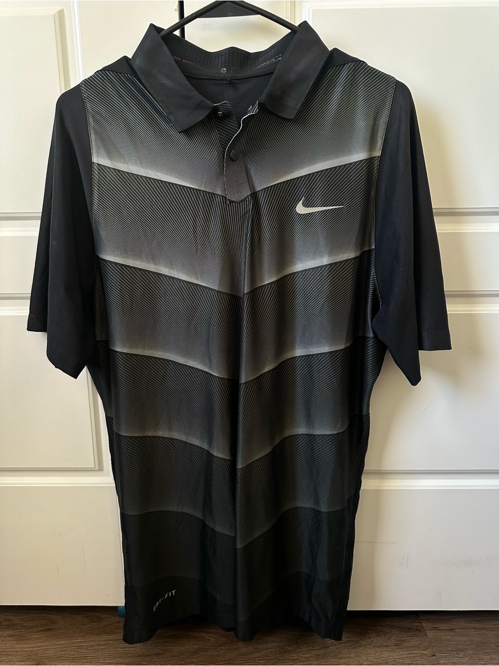 Nike Men’s Black and Gray Chevron Gradient Polo